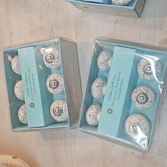 Nick Collection Decorative Pull Knobs - White and Silver - Picture 3 of 4